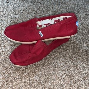 Deep red toms